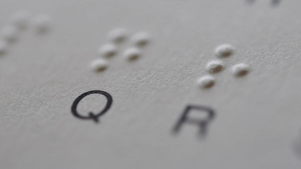 Brailleschrift mit Siebdruck