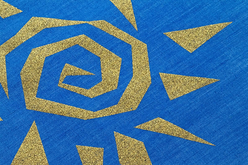Mit Goldglitter im Siebdruck wirkungsvolle Muster erzeugen 