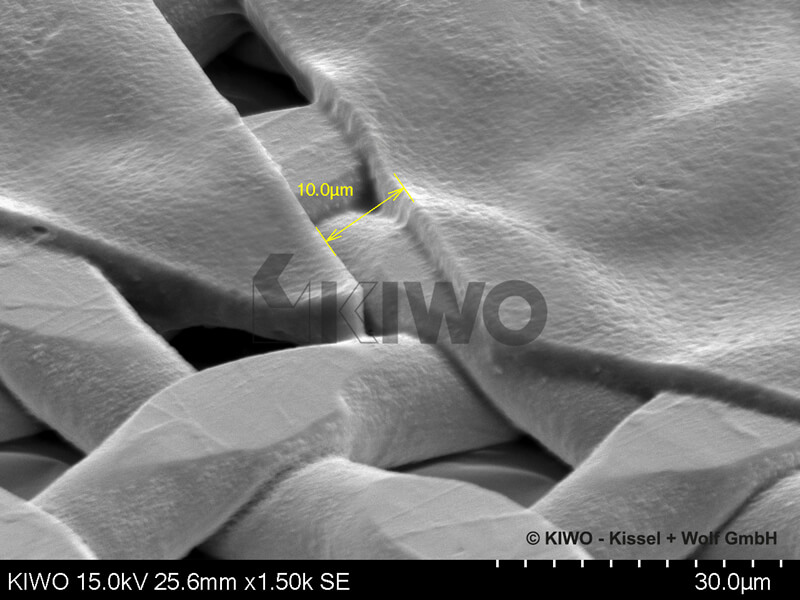 AZOCOL® Z 170 FL auf 730-013 Metall-Gewebe; EOM 3 μm; Rz 3,8 μm; 10 μm Linie